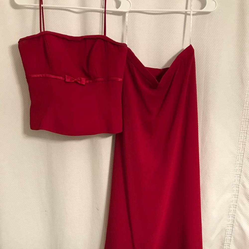 KNOCKOUT RED TOP/SKIRT SIZE 14!